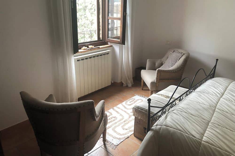Ganze Wohnung, Tranquil location with views of Lake Trasimeno! - in Passignano sul Trasimeno, Lago Trasimeno