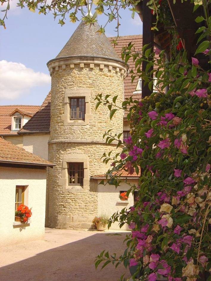 Hôtel pour 4 personnes, avec jardin ainsi que piscine et terrasse à Couches - 3
