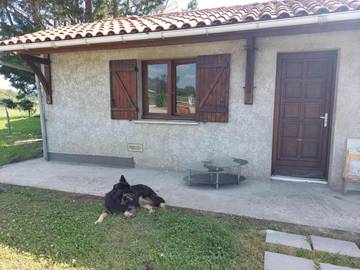 Location de vacances pour 4 personnes, avec terrasse à Saint-Denis-de-Pile