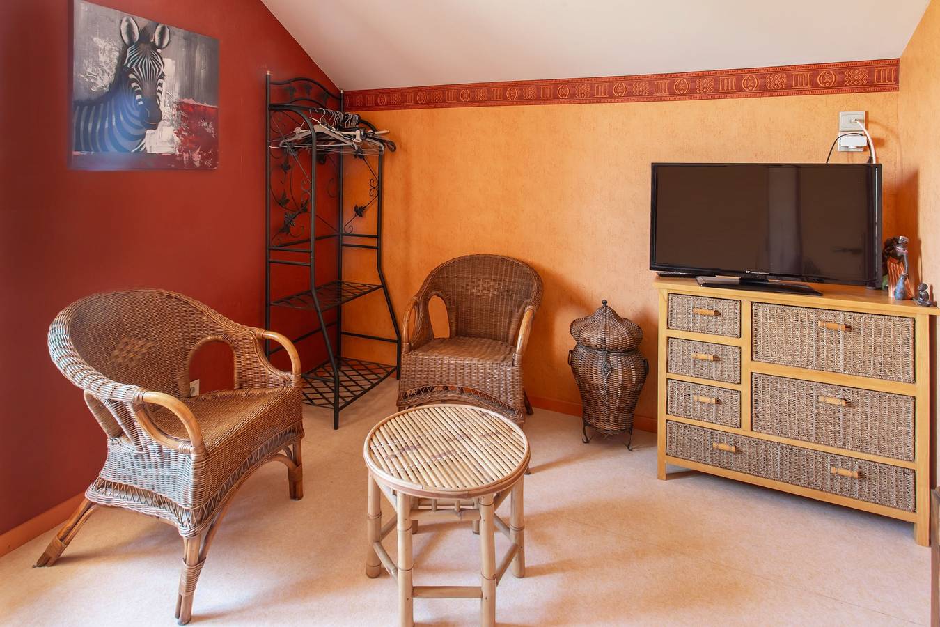 Chambres d'hôtes La Savane avec piscine partagée et climatisation in Aigondigné, Région de Niort