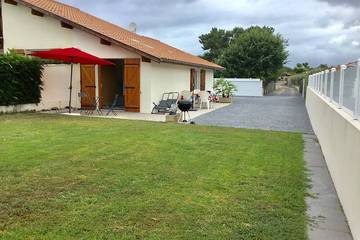 Gîte pour 2 personnes, avec terrasse et jardin dans Biscarrosse (bourg)
