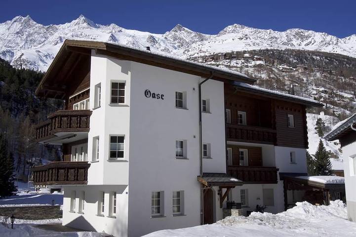 Ferienwohnung für 2 Personen, mit Balkon und Terrasse sowie Garten und Ausblick in Saas-Grund