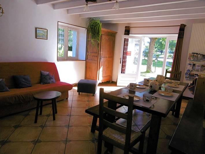 Gîte pour 8 personnes, avec jardin et terrasse dans le Puy-de-Dôme - 3