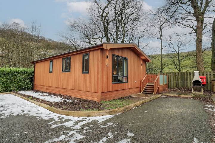 Cottage for 6 people, with Balcony and Hot tub as well as Garden in Peak District