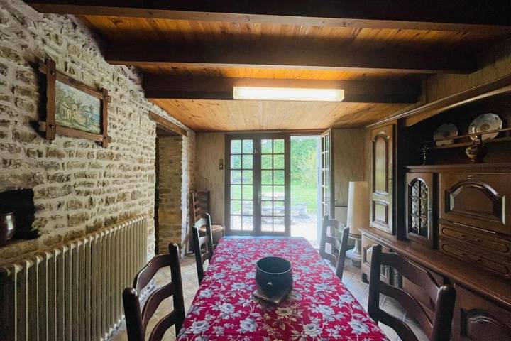 Location de vacances pour 7 personnes, avec jardin à Nantillé - 2