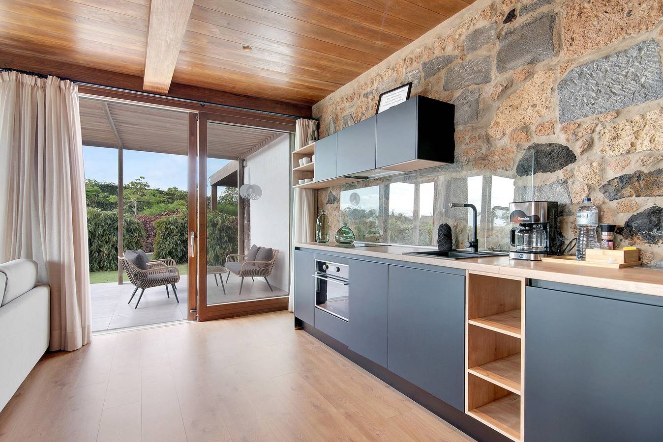 Country House 'Lis - Finca La Suerte Grande' with Mountain Views, Private Terrace & Wi-Fi in East Gran Canaria