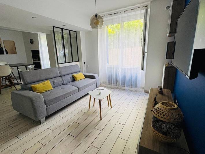 Location de vacances pour 6 personnes dans Arthès