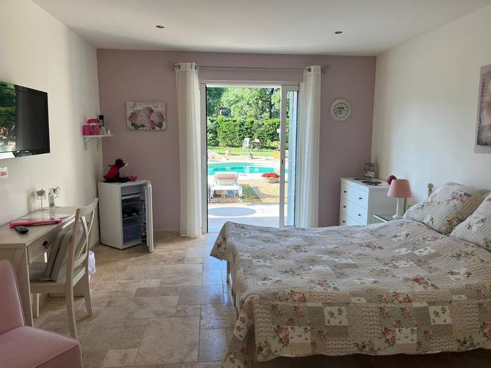 Chambre d’hôte pour 2 personnes, avec jardin ainsi que vue et piscine à Fayence - 2