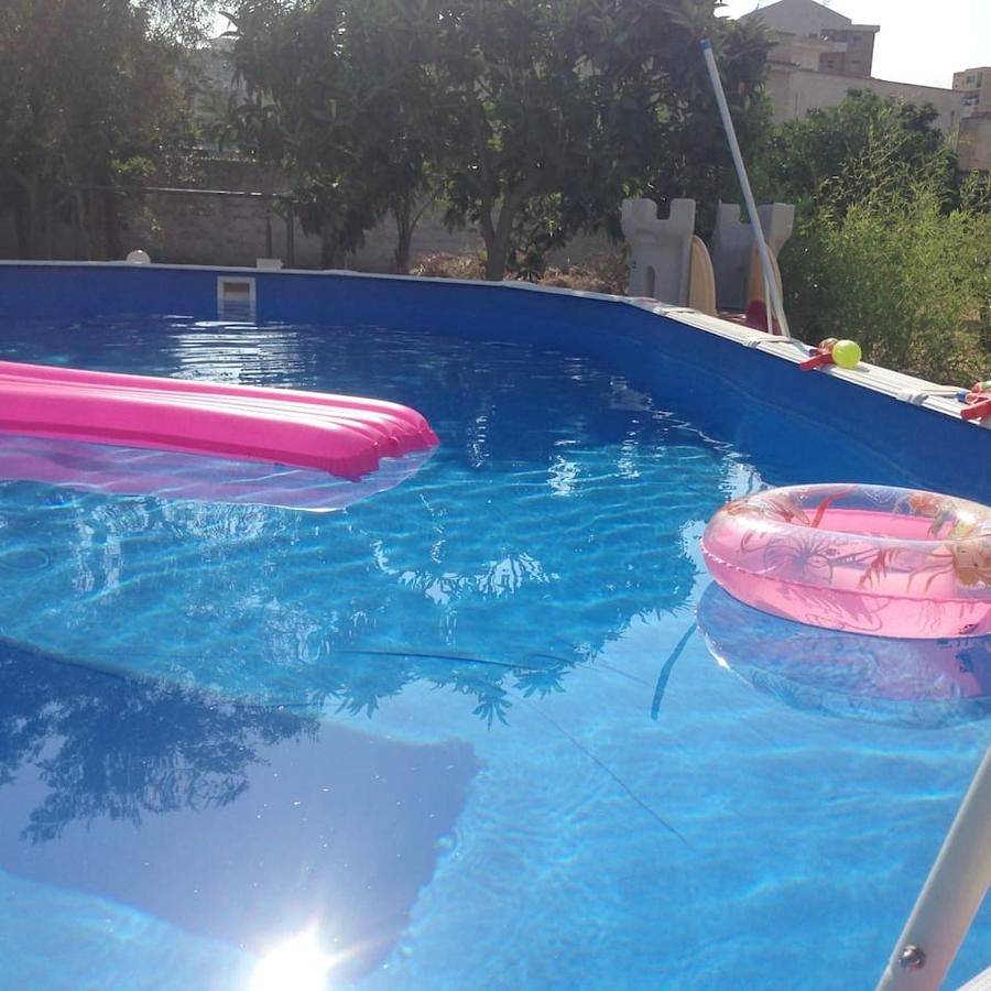 White Home. Casa Relax, piscina, free wi-fi & posto auto. in Palermo, Provincia di Palermo