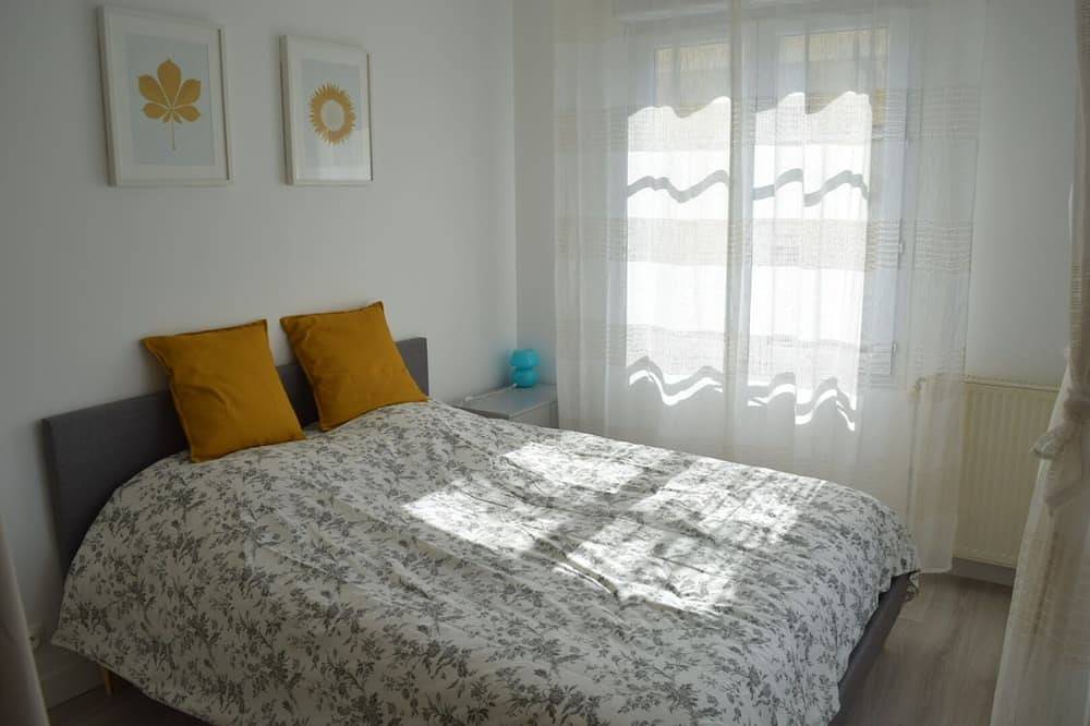 Apartamento entero, Beautiful F3 apartment - 63m2 - 50m from Rer A station in Bussy-Saint-Georges, Sena y Marne