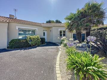 Location de vacances pour 5 personnes, avec jardin et terrasse à Saint-Michel-Chef-Chef