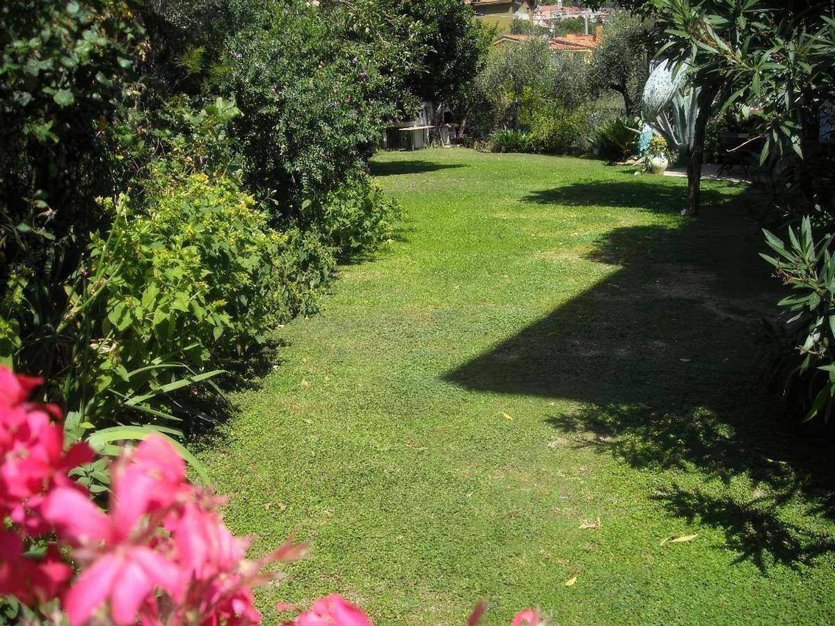 Agrodolce in Toirano, Riviera di Ponente