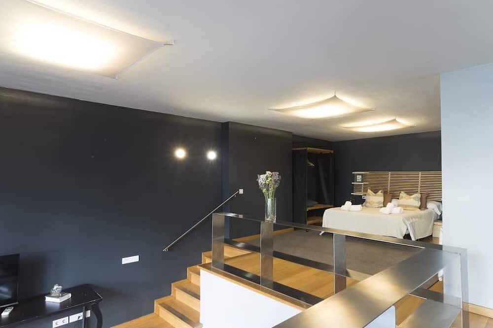 Ganze Wohnung, Loft in der Nähe der Sagrada Familia 6 Personen Pool & Terrasse -Wifi kostenlos in Barcelona Zentrum, Barcelona