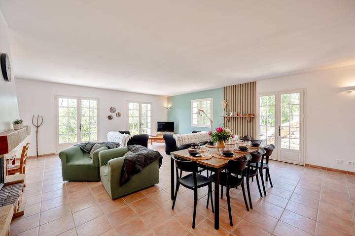 Villa pour 8 personnes, avec jardin ainsi que terrasse et piscine dans le Var - 4