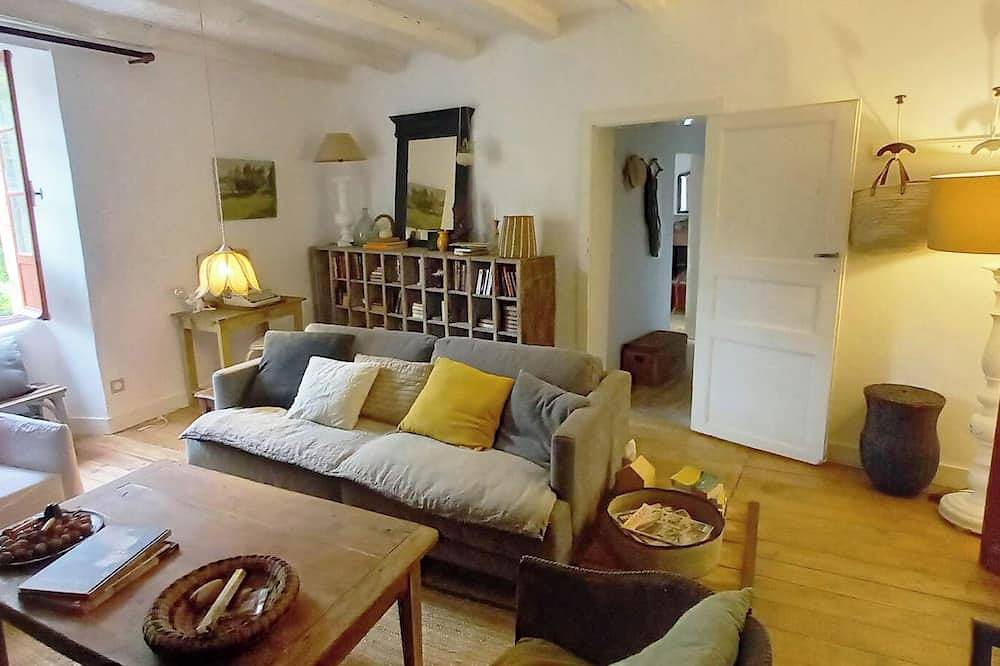 La Maisonnette: a timeless cocoon for 2 or 4 people in Urval, Périgord Pourpre