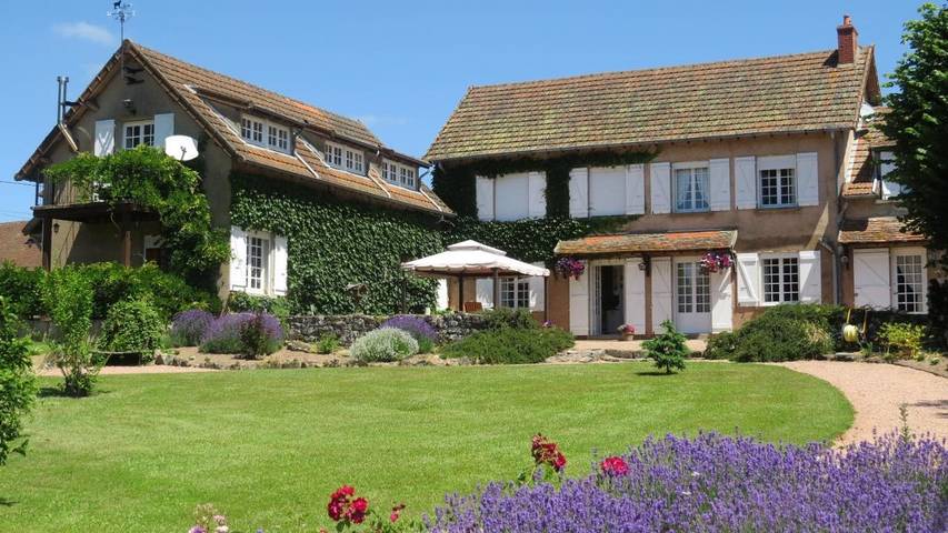 Location de vacances pour 6 personnes, avec Balcon et Terrasse ainsi que Jardin et Piscine à Ozolles