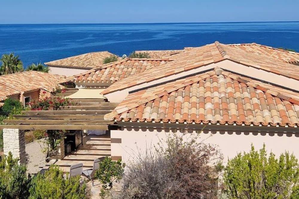 Villa de standing vue panoramique Saint-Florent in Saint-Florent, Région de Calvi