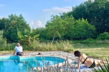 Location de vacances pour 8 personnes, avec jardin ainsi que jacuzzi et terrasse à Montaigu-de-Quercy