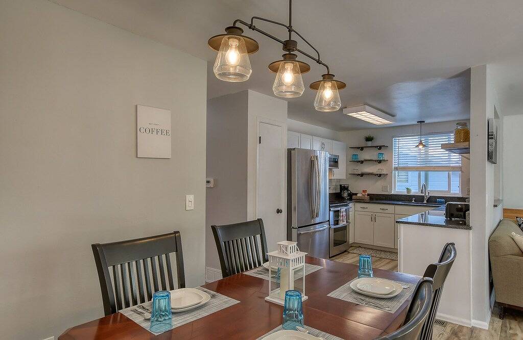 Charming House in Colorado Springs w/Private yard in Colorado Springs, El Paso County (CO)