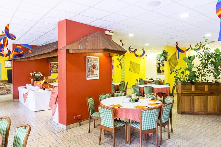 Gîte pour 6 personnes, avec piscine à Gilette - 3