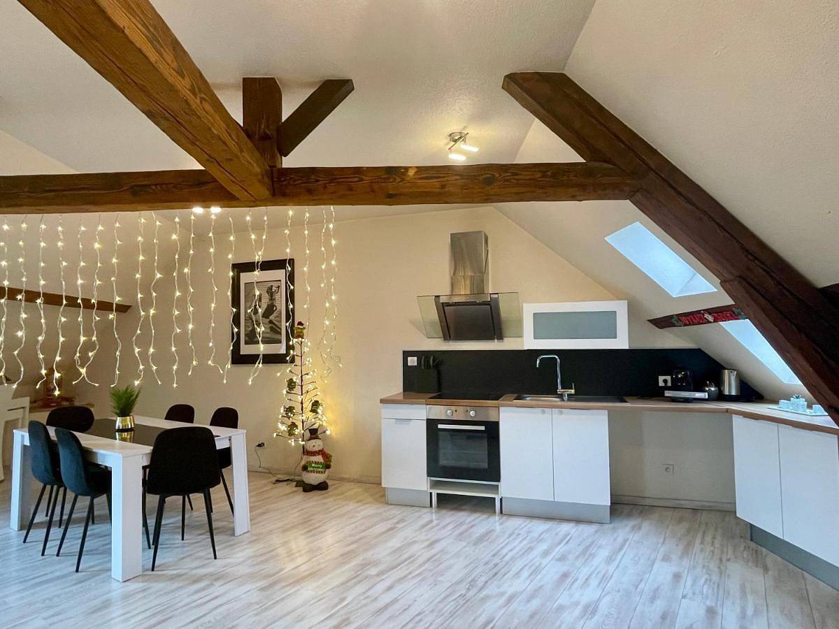 Appartement entier, Three-Bedroom Apartment in Montluçon, Région de Montluçon