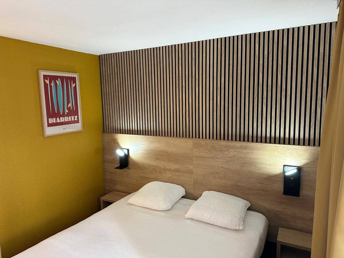 Triple Room in Pau, Béarn