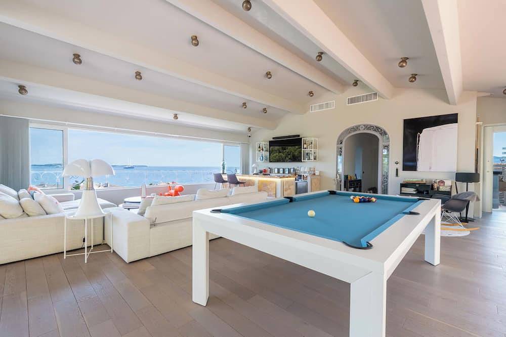 Luxury Panoramic Sea View 5* Villa Pool  Beach Within Walking Distance in Cannes La Bocca, Cannes
