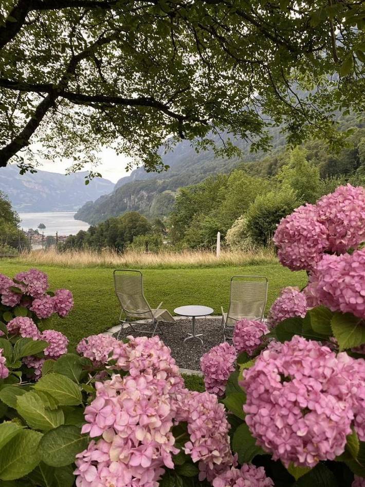 Ferienhaus für 5 Personen, mit Garten und Seeblick sowie Terrasse im Berner Oberland - 2