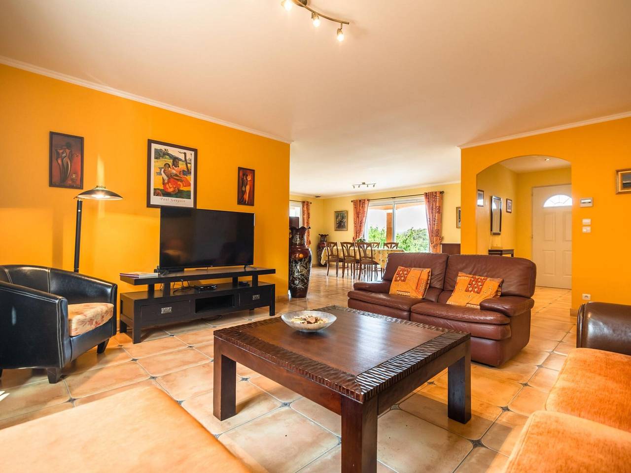 Cozy Villa in Roquebrun with Swimming Pool in Roquebrun, Béziers und Umgebung