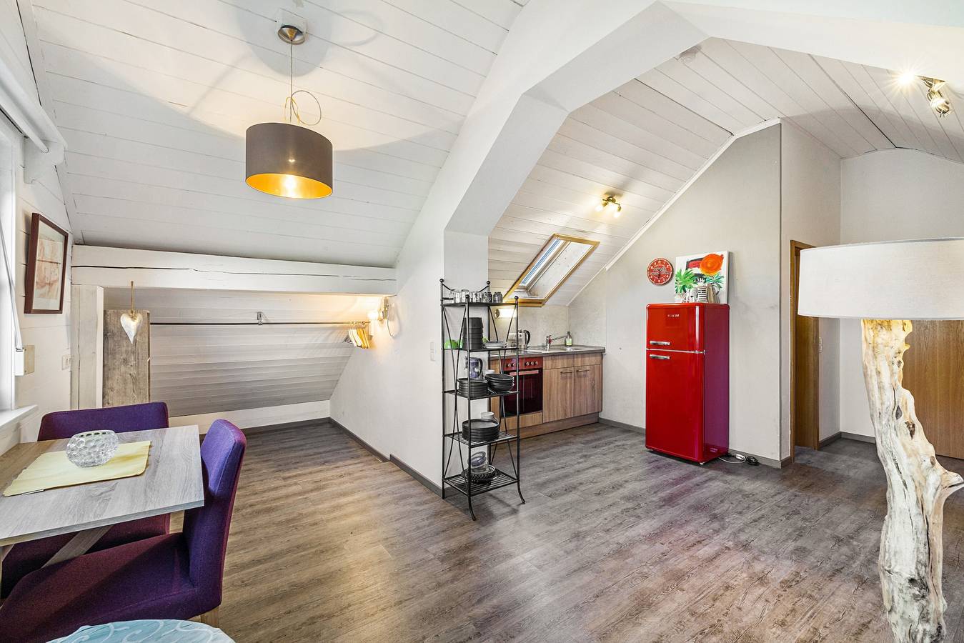 Ganzes Studio, Studio-Apartment „Zauberhafte Wohnung direkt am Bach“ mit Bergblick und Wlan in Benediktbeuern, Bayerische Alpen