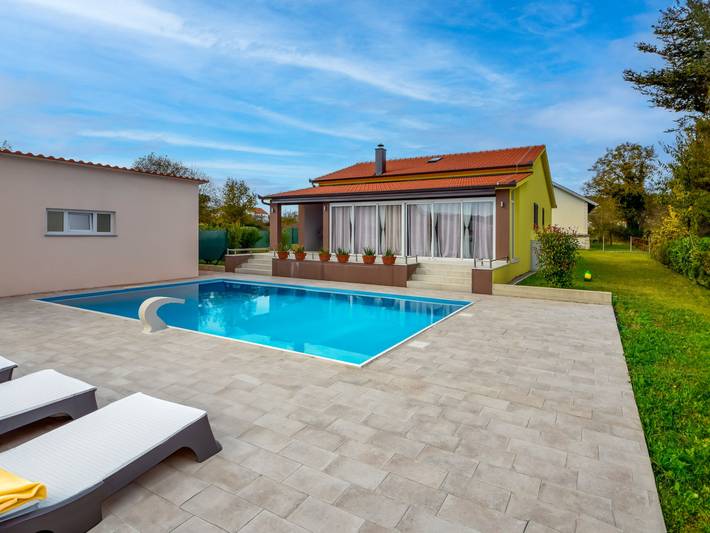 Ferienhaus für 8 Personen, mit Ausblick und Garten sowie Terrasse in Split-Dalmatien