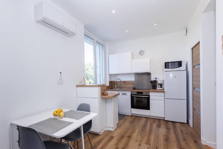 Gîte pour 4 personnes, avec vue à Assat - 3