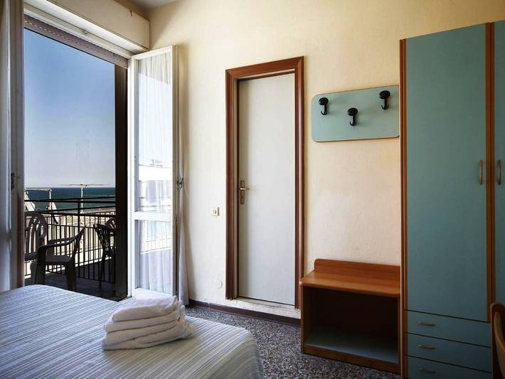 Hôtel pour 2 personnes, avec balcon à Rimini - 3