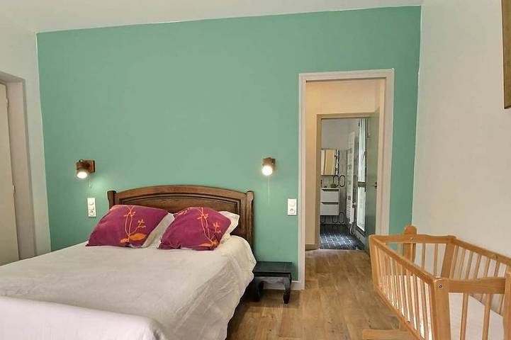 Location de vacances pour 12 personnes, avec terrasse et jardin à Tonquédec - 3