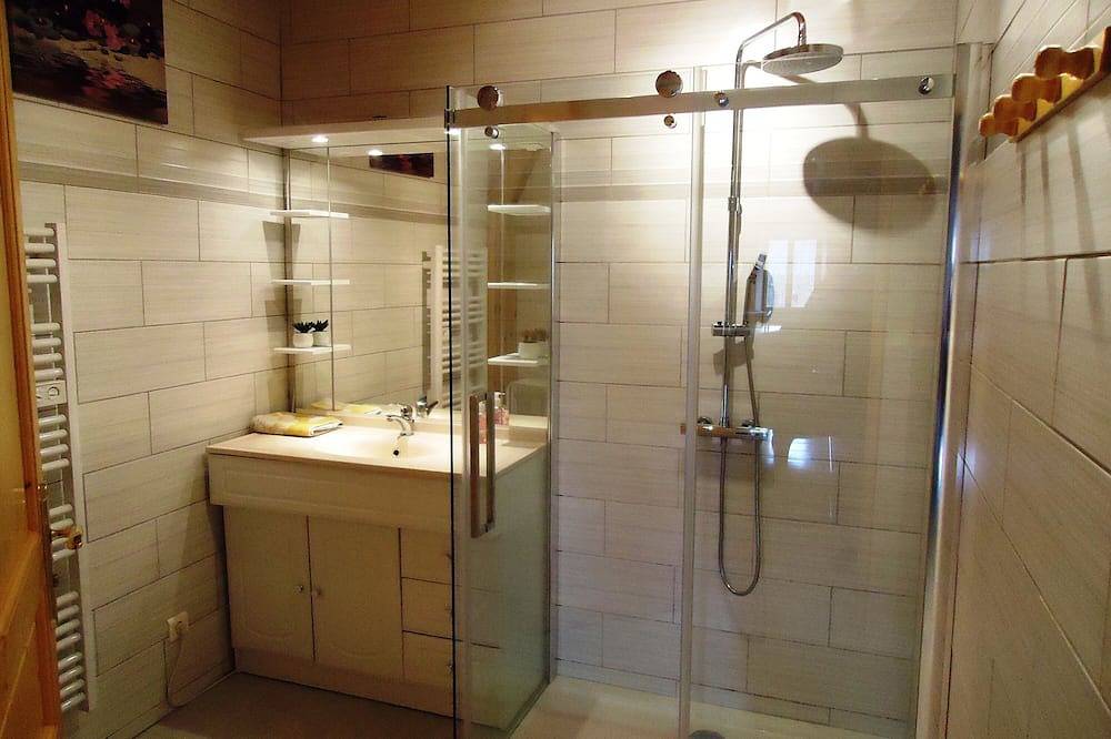 Large cottage \"Chez Marinette\" 15 personnes in Saint-Privat-du-Dragon, Haute-Loire