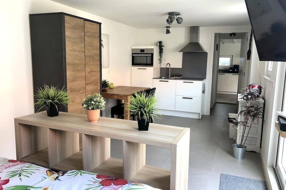 Vacation home with 3 bedrooms, furnished. Garden, 2 bathrooms, 2 kitchens, 200 meters from the beach in Egmond, Egmond aan Zee