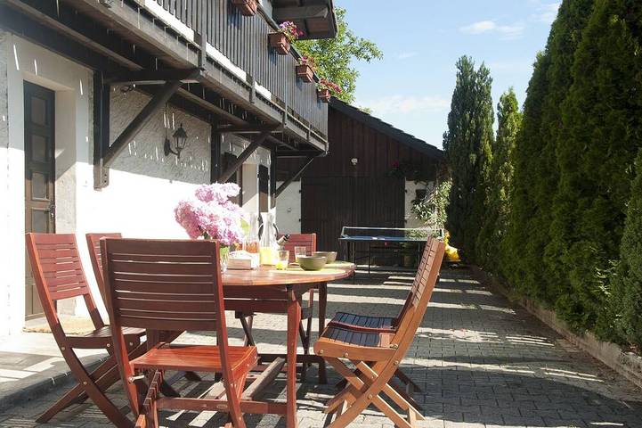 Location de vacances pour 10 personnes, avec jardin à Lathuile