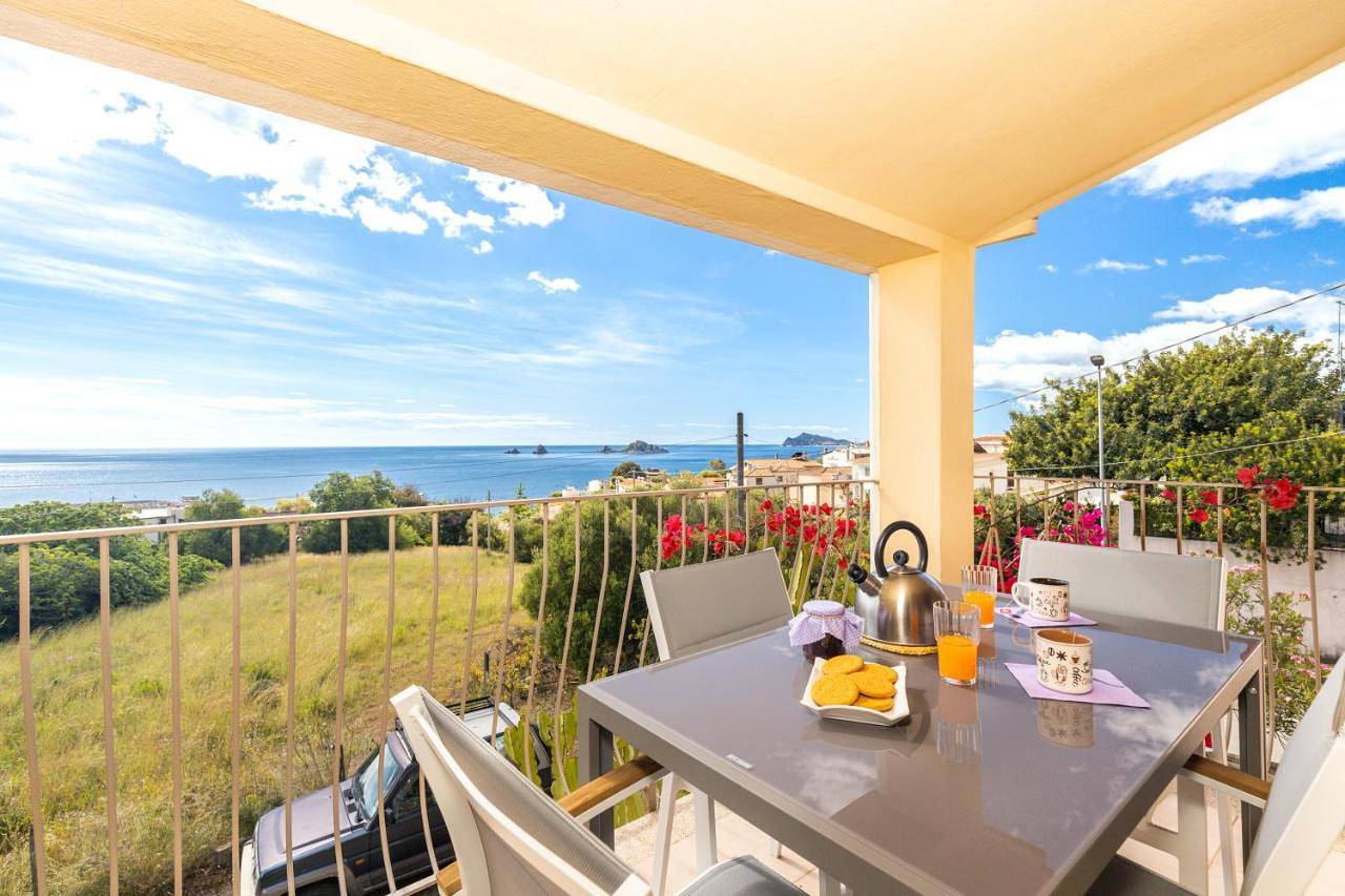 Ganze Wohnung, Two-Bedroom Apartment with Sea View in Santa Maria Navarrese, Ogliastra Provinz