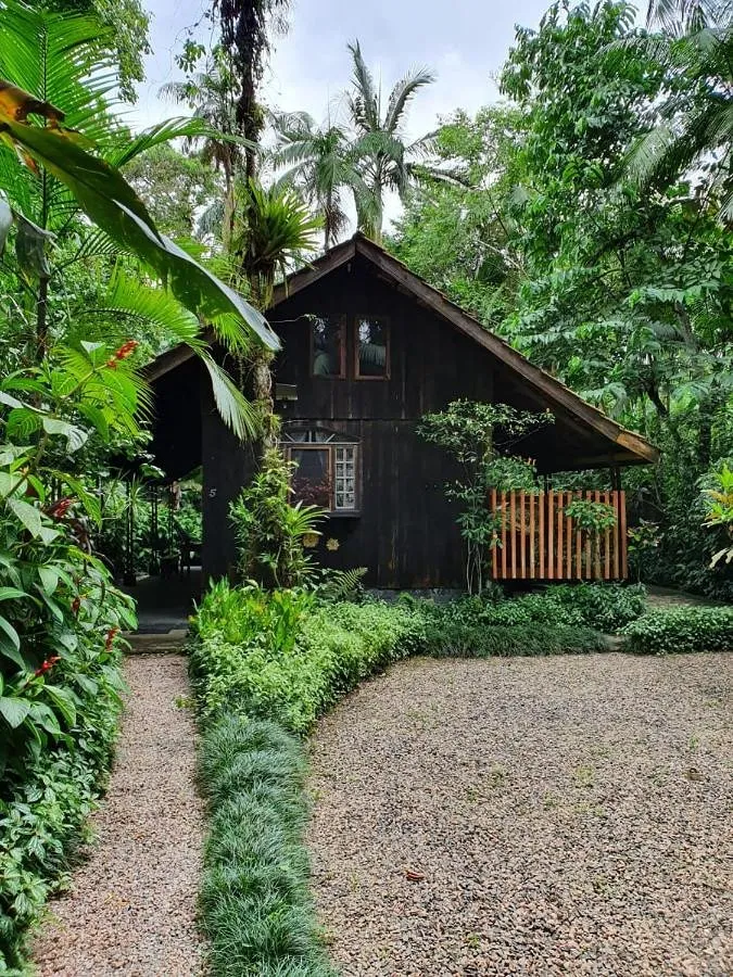 Casa de huéspuedes para 2 personas, con terraza además de jardín y piscina - 1
