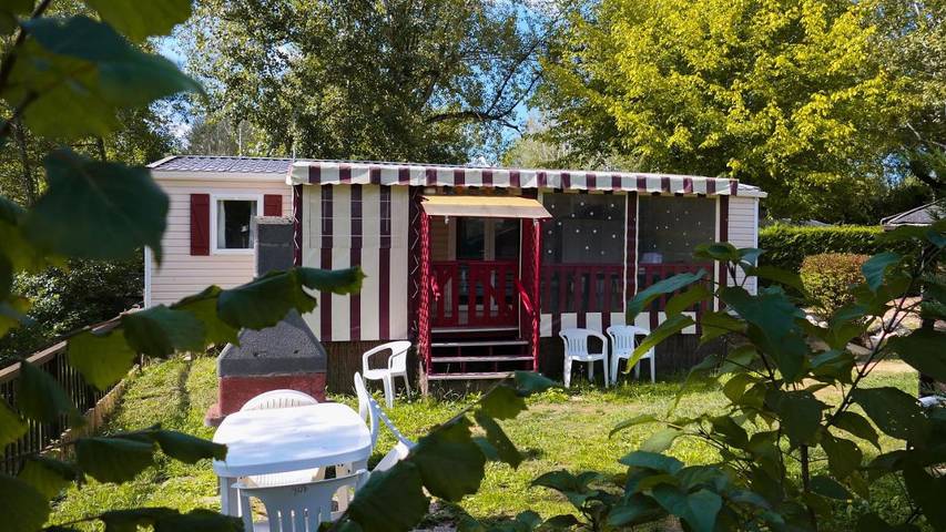 Location de vacances pour 8 personnes, avec jardin et piscine ainsi que jacuzzi et bassin pour enfant, adapté aux familles à Panjas - 4