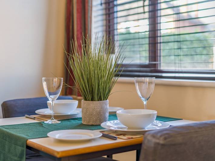 Glamping for 2 people, with garden in Surrey