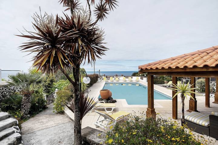 Double Room 1 - Quinta Do Rossio with Sea View, Wi-Fi & Air Conditioning in Altares, Terceira (Azorerne)
