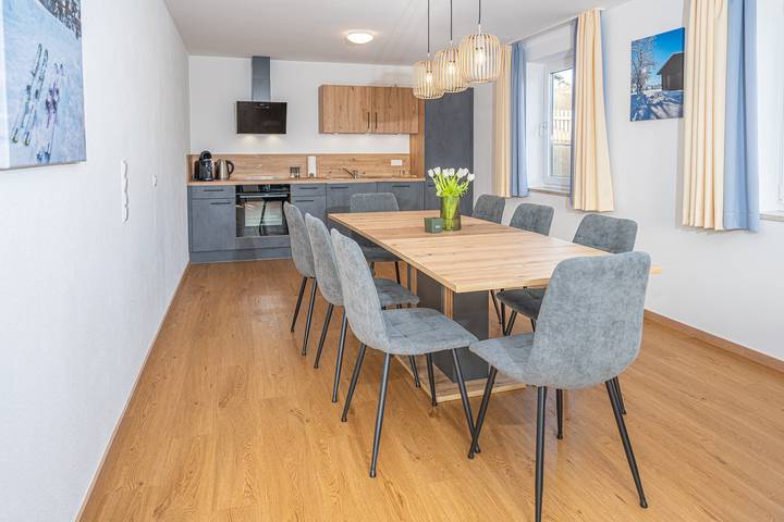 Ferienwohnung für 9 Personen, mit Sauna und Balkon sowie Garten in Halblech