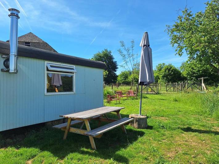 Tente pour 3 personnes, avec Jardin et Vue en Corrèze