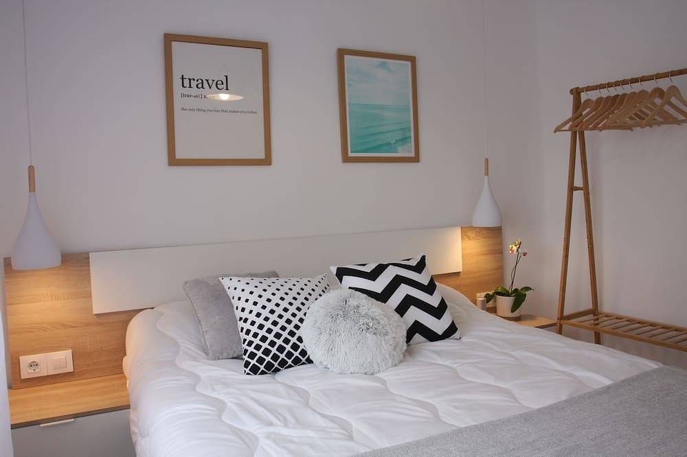 Entire apartment, Apartamentos La Herradura Balcon in Haro, Rioja