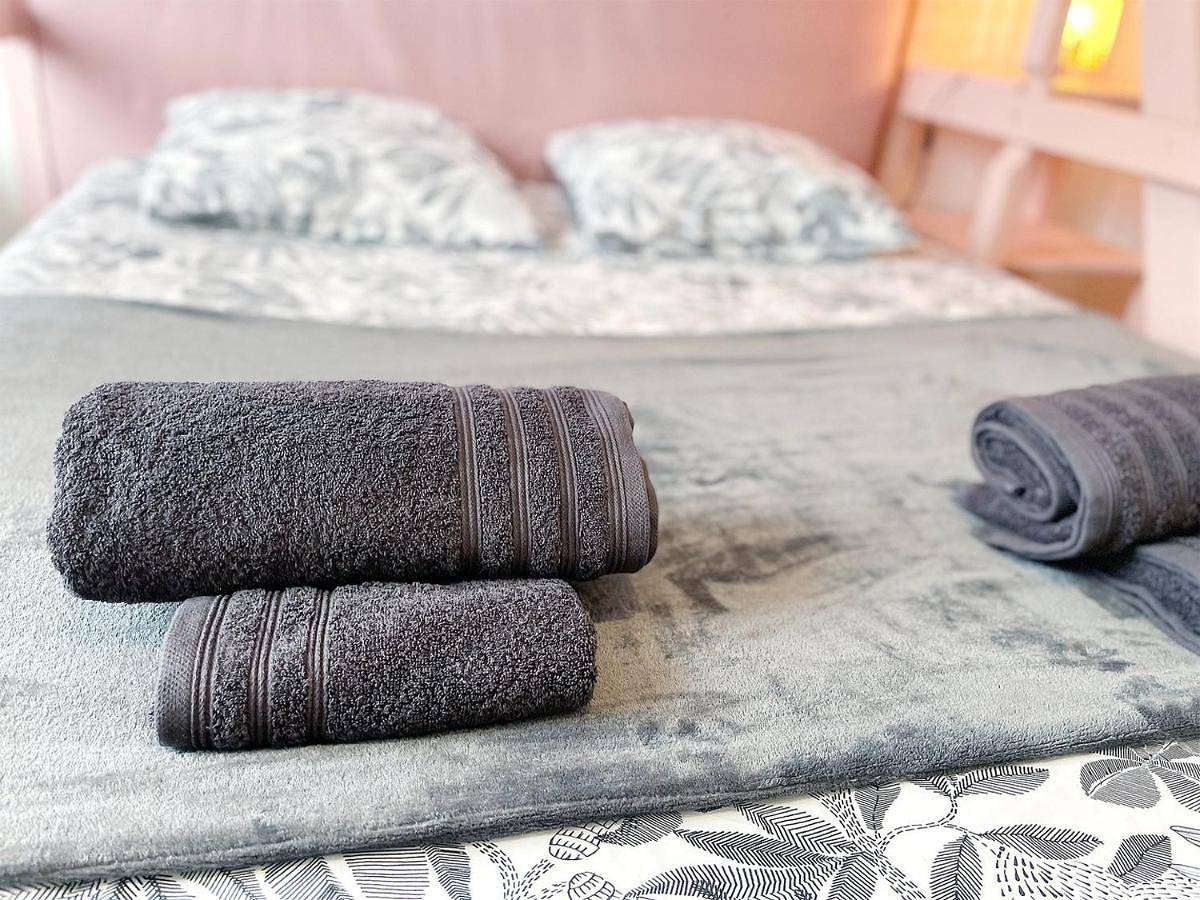 La Family House, spacieuse avec wifi, extérieur et parking in Cormicy, Marne