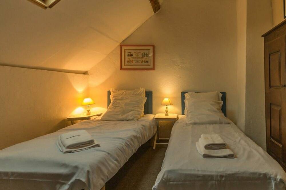 Charmante maison de paludier à Guérande, proche mer, jardin, tyrolienne, Wifi, Canal+, équipements bébé in Guérande, Côte d'Amour