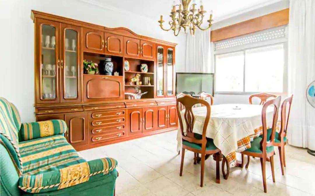 Four-Bedroom House in Verín, Orense Région