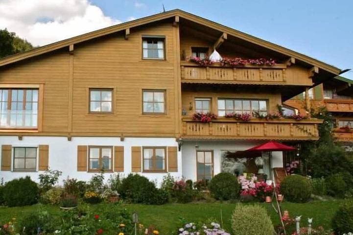 Ganze Wohnung, Ferienwohnung Freiraum, 90 qm, eigener Eingang, mit Terrasse,  4 Sterne in Samerberg, Bayerische Alpen