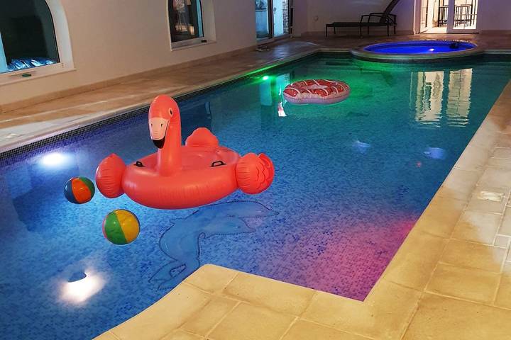 Ferienhaus für 16 Personen, mit Garten und Pool sowie Whirlpool, kinderfreundlich in Kent - 2